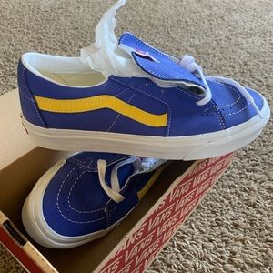 Brand new in box Vans Sk8-Low